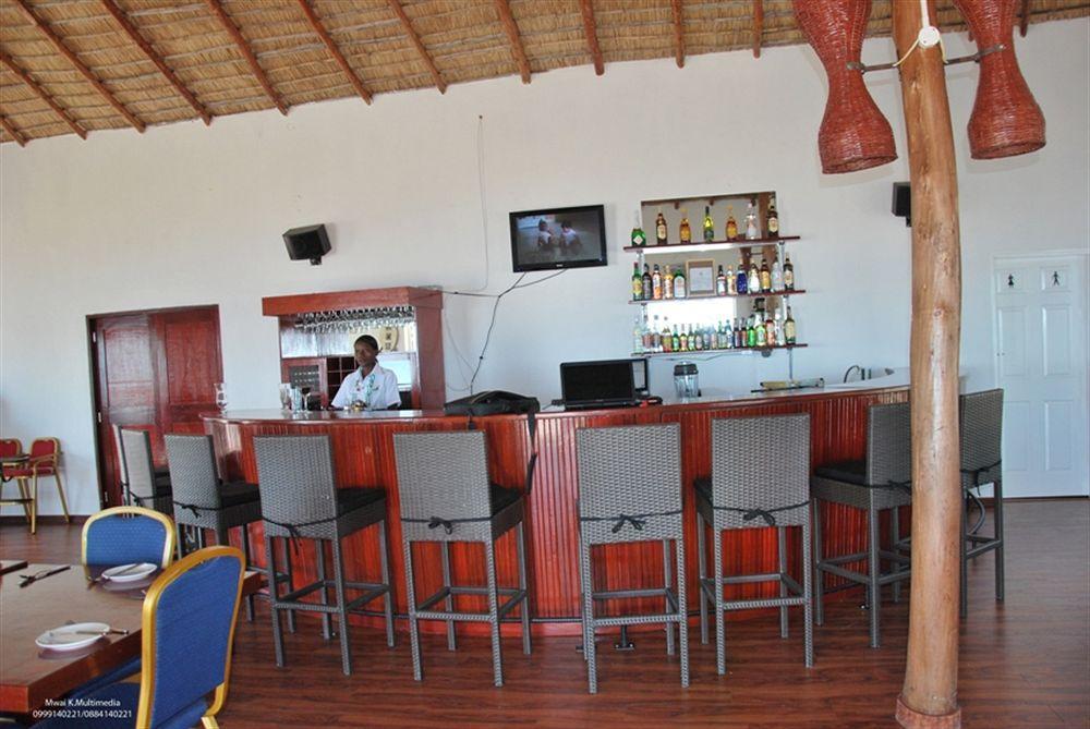 Skinny Hippos Lodge Mangochi Exterior photo
